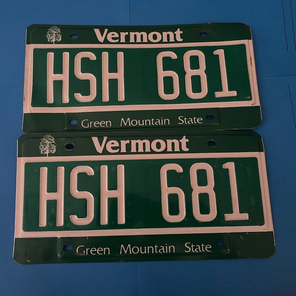 VERMONT USA GREEN MOUNTAIN LICENSE PLATE PAIR [HSH 681] HOME SWEET HOME - Picture 1 of 2